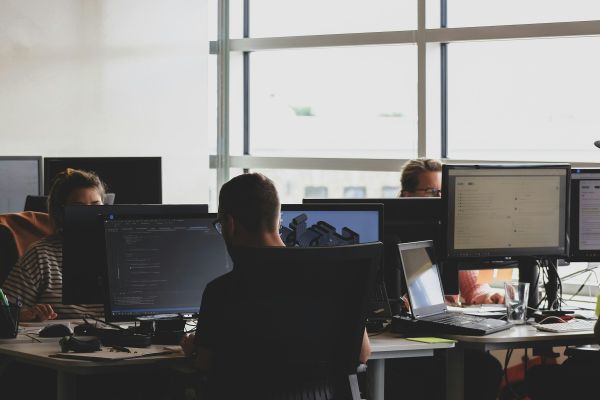 5 raisons de choisir une agence pour vos services numériques